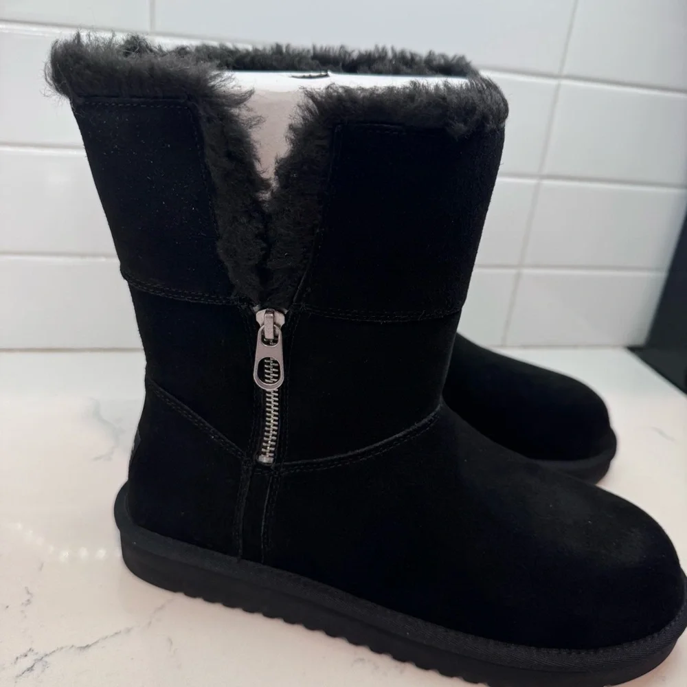 New Koolaburra by UGG Aribel short black suede boot womens size 8 zip side